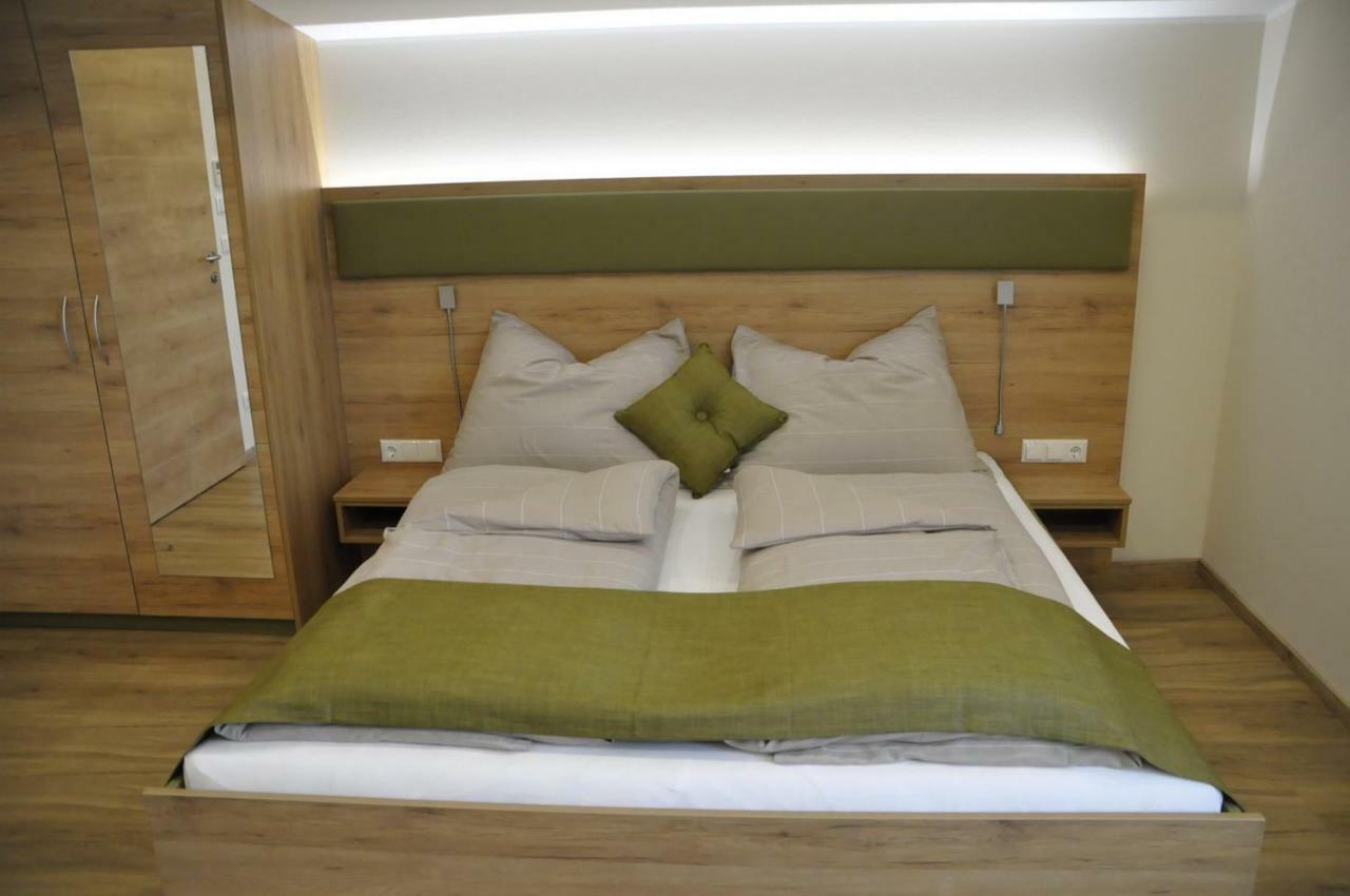 Hotel - Garni Mittelpunkt-Europa Gmbh Braunau am Inn Εξωτερικό φωτογραφία
