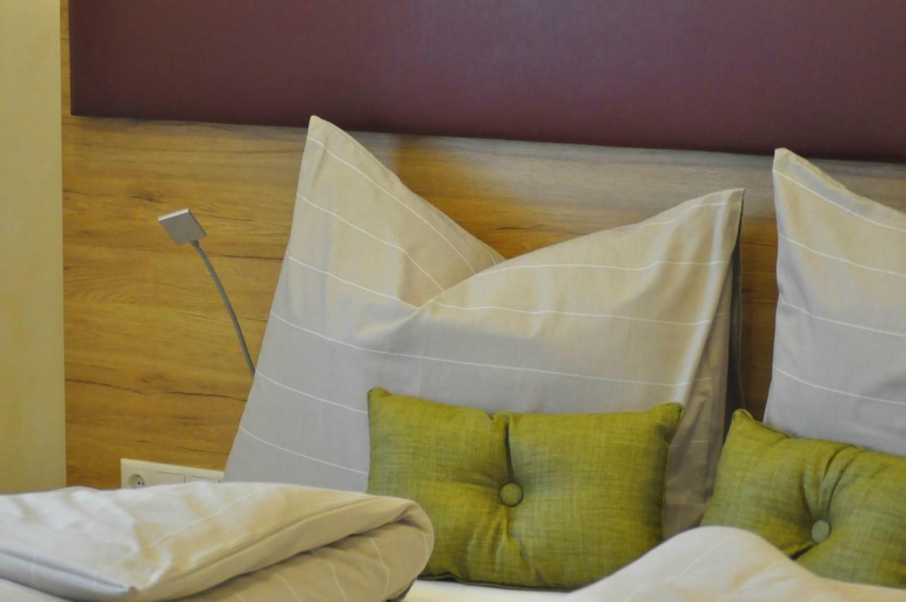Hotel - Garni Mittelpunkt-Europa Gmbh Braunau am Inn Εξωτερικό φωτογραφία